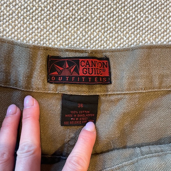 Canyon Guide Outfitters Men's Tan Cargo Shorts - Picture 2 of 6